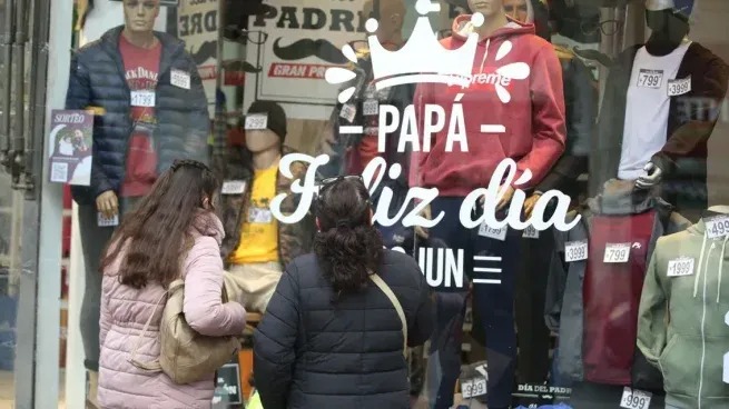 ¿Vos más o menos?: prevén un gasto de $72 mil por persona para regalos del Día del Padre