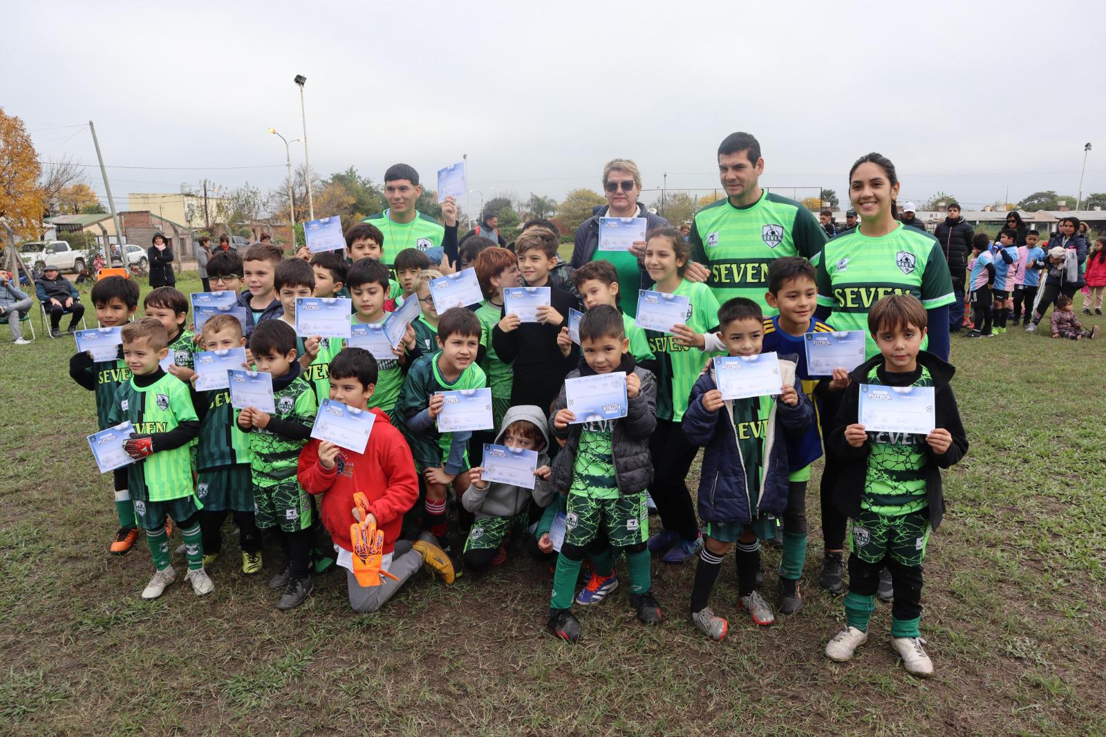 Fontana fue sede de un encuentro de escuelitas de fútbol con enfoque social y formativo 