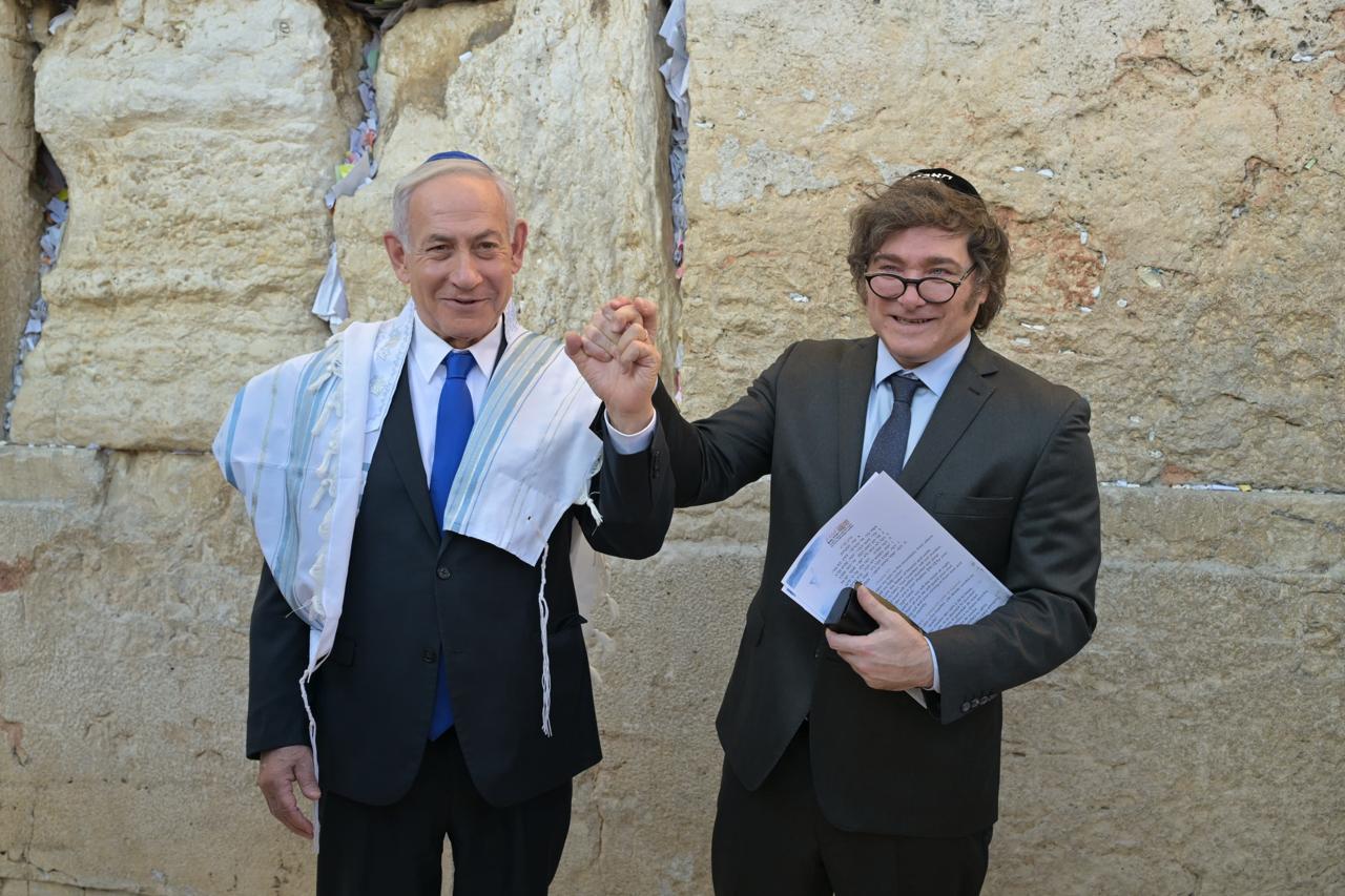   Milei rezó con el premier israelí y prepara el retorno al país