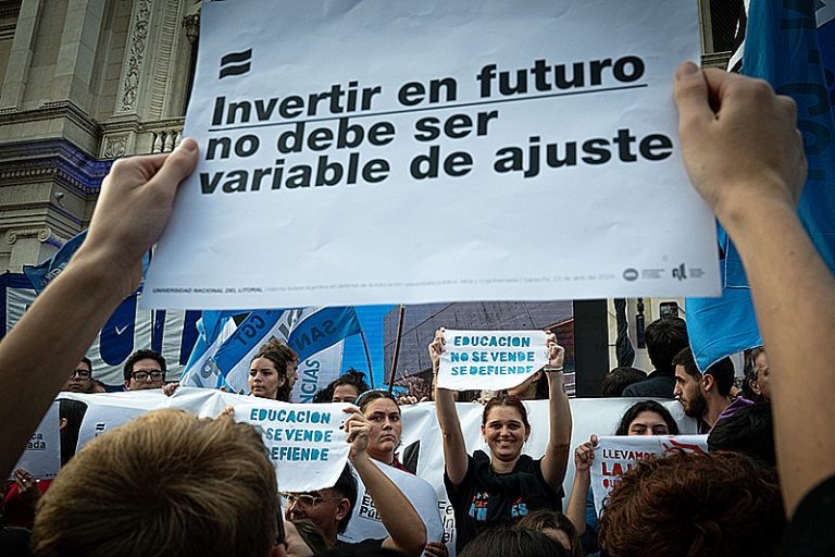 Fuerte recorte de Milei a la inversión en educación, que cae hasta un 57% este año