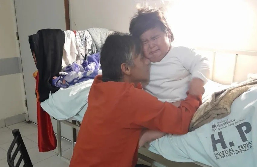Delicada situación de un niño y su papá: apelan a la solidaridad de la ciudadanía