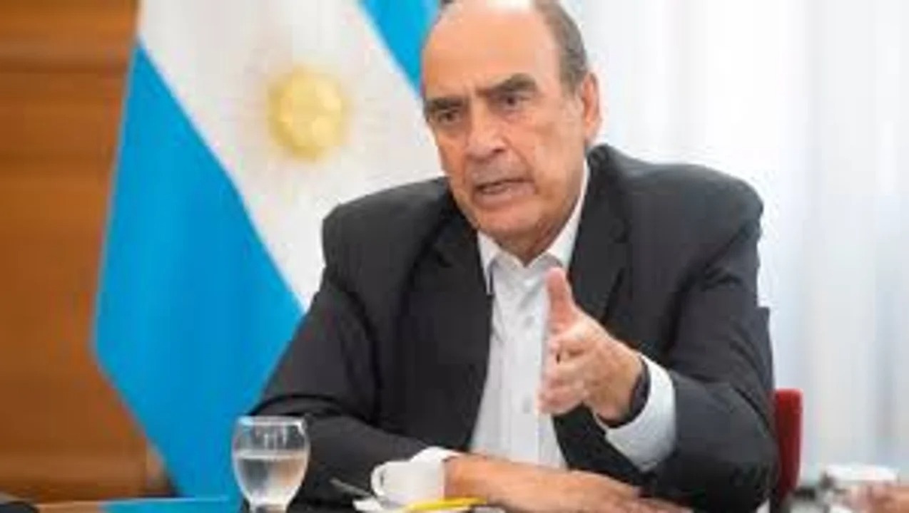 ¿Se busca evitar la marcha? Francos cree que es “lógico” notificar a Cristina de la condena en su domicilio