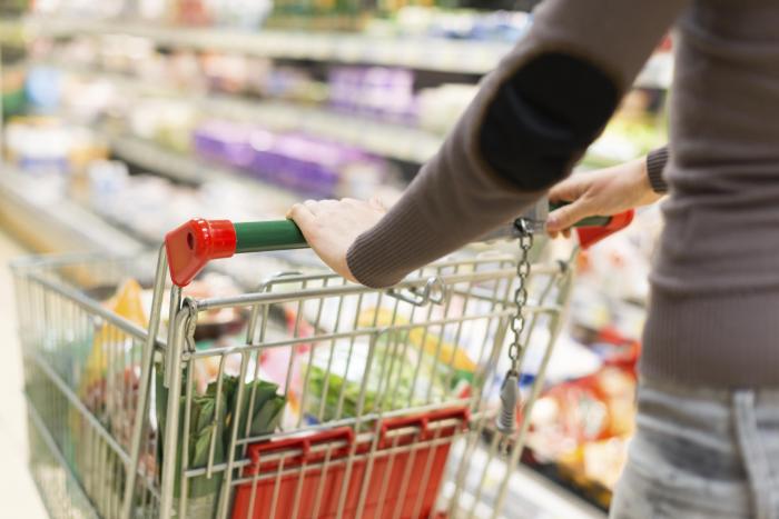 El poder de compra de los argentinos cayó un 30% desde 2016 y la pérdida en jubilados fue del 46%