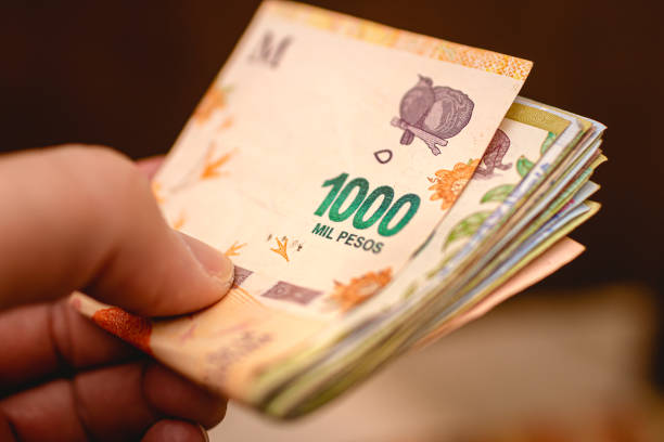 El salario real cayó por tercer mes consecutivo y se frena la recuperación del poder adquisitivo
