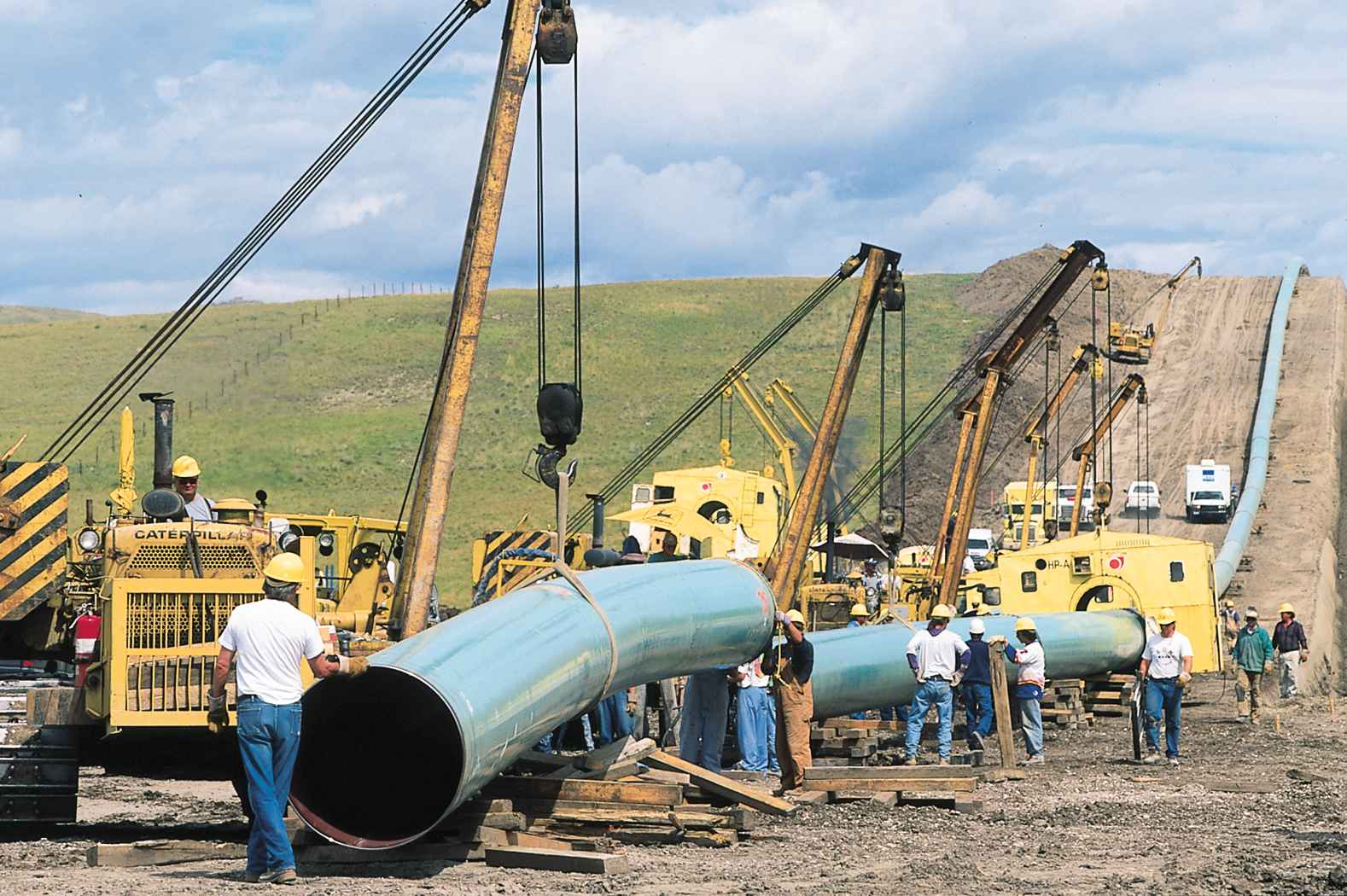El conflicto entre Irán e Israel empuja el petróleo y pone presión sobre el precio de la nafta en Argentina 