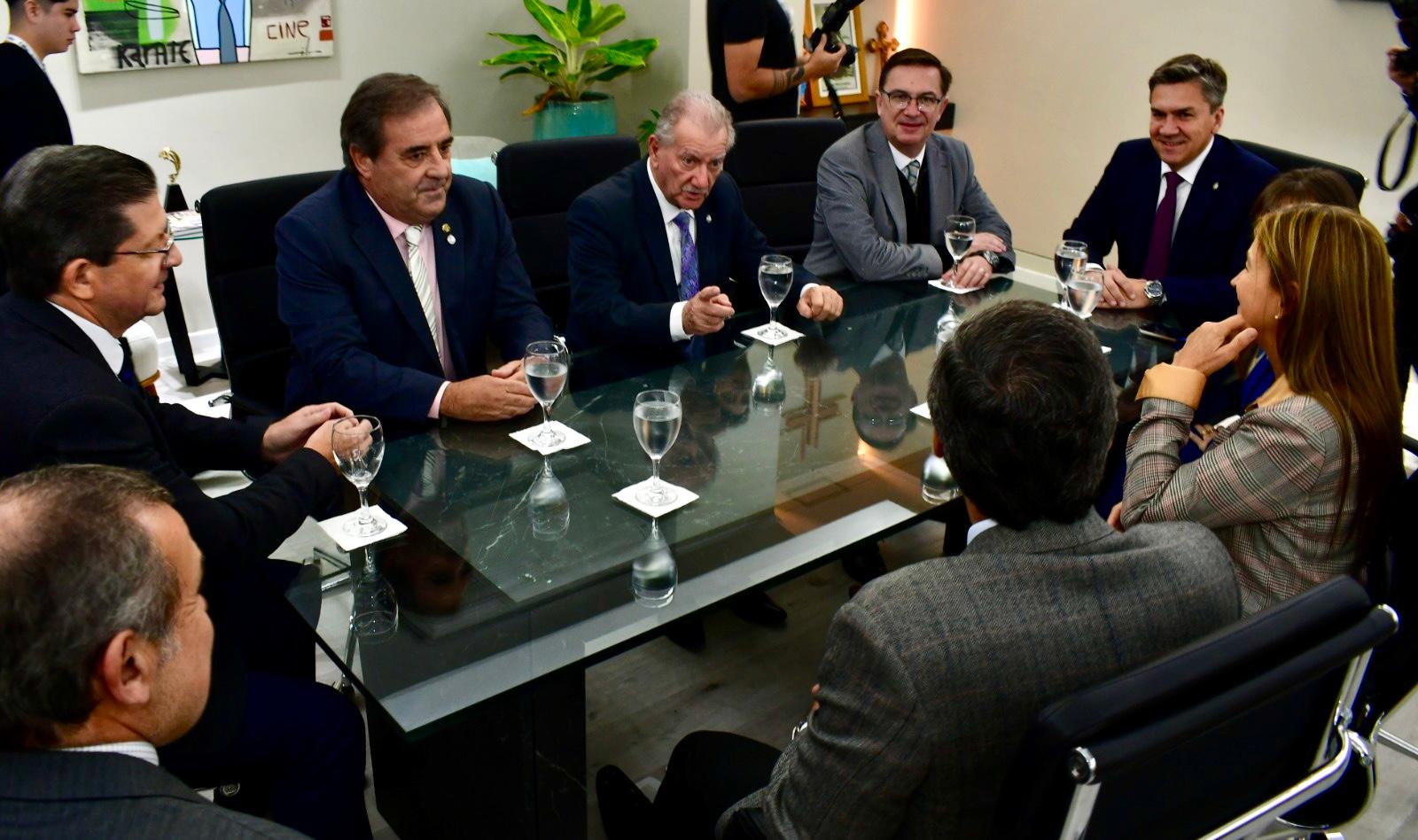 Zdero recibió a la Junta Ejecutiva del Norte Grande junto a Schneider y vicegobernadores de la región 