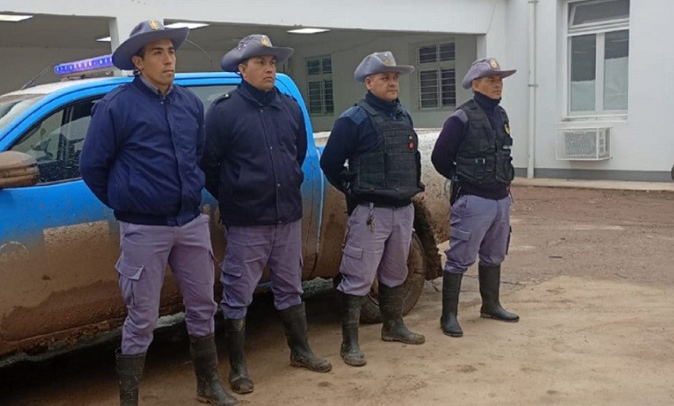 San Martín: policías trasladaron de urgencia a una mujer que estaba a punto de dar a luz a su bebé
