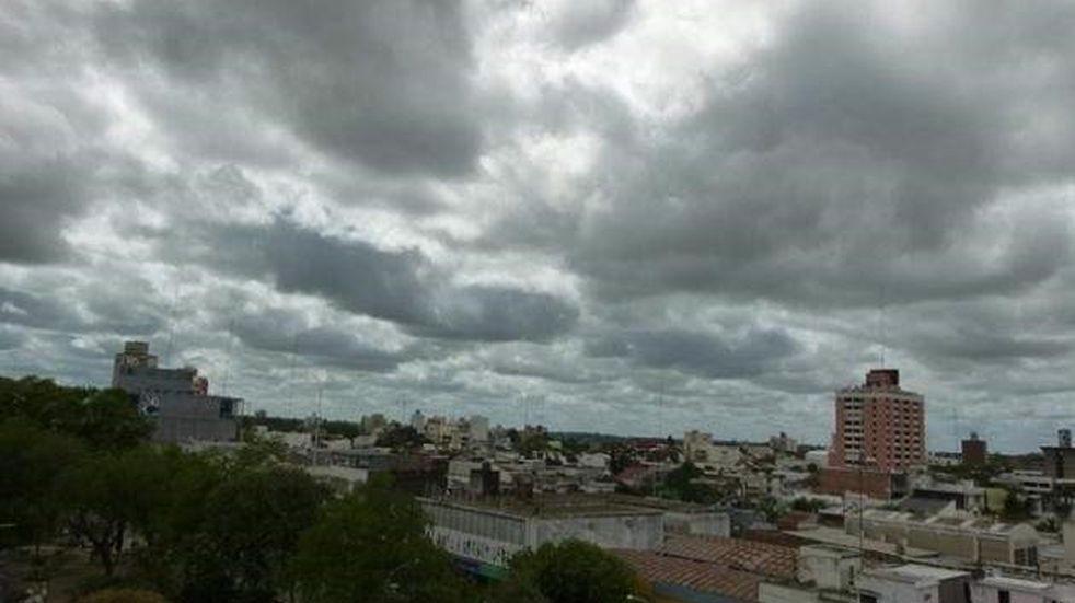 La lluvia afloja en un sábado fresco