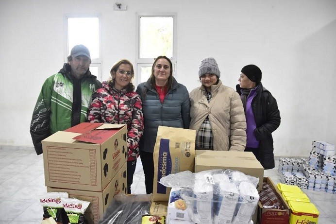 Fontana: entregaron módulos de alimentos para merenderos  