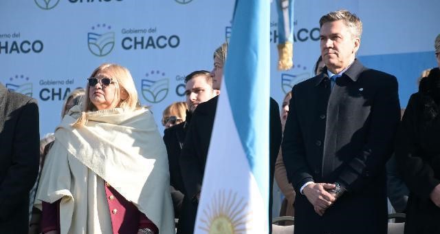 Acompañamiento parlamentario en el acto de promesa de lealtad a la Bandera