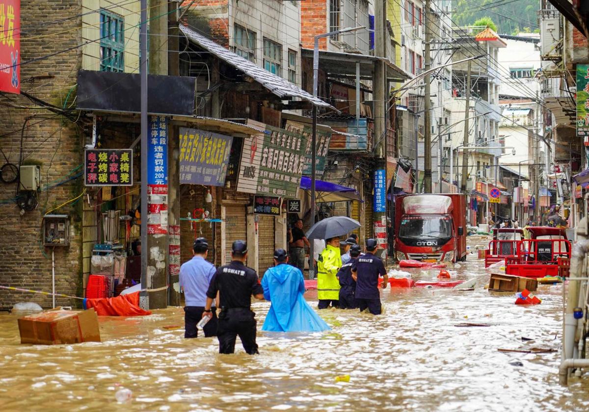 Inundaciones en el suroeste de China dejan seis muertos y severos daños 
