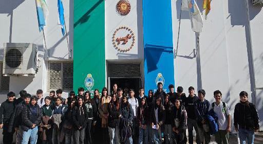Alumnos de la escuela EES Nº 66 de Resistencia visitaron el Recinto Legislativo