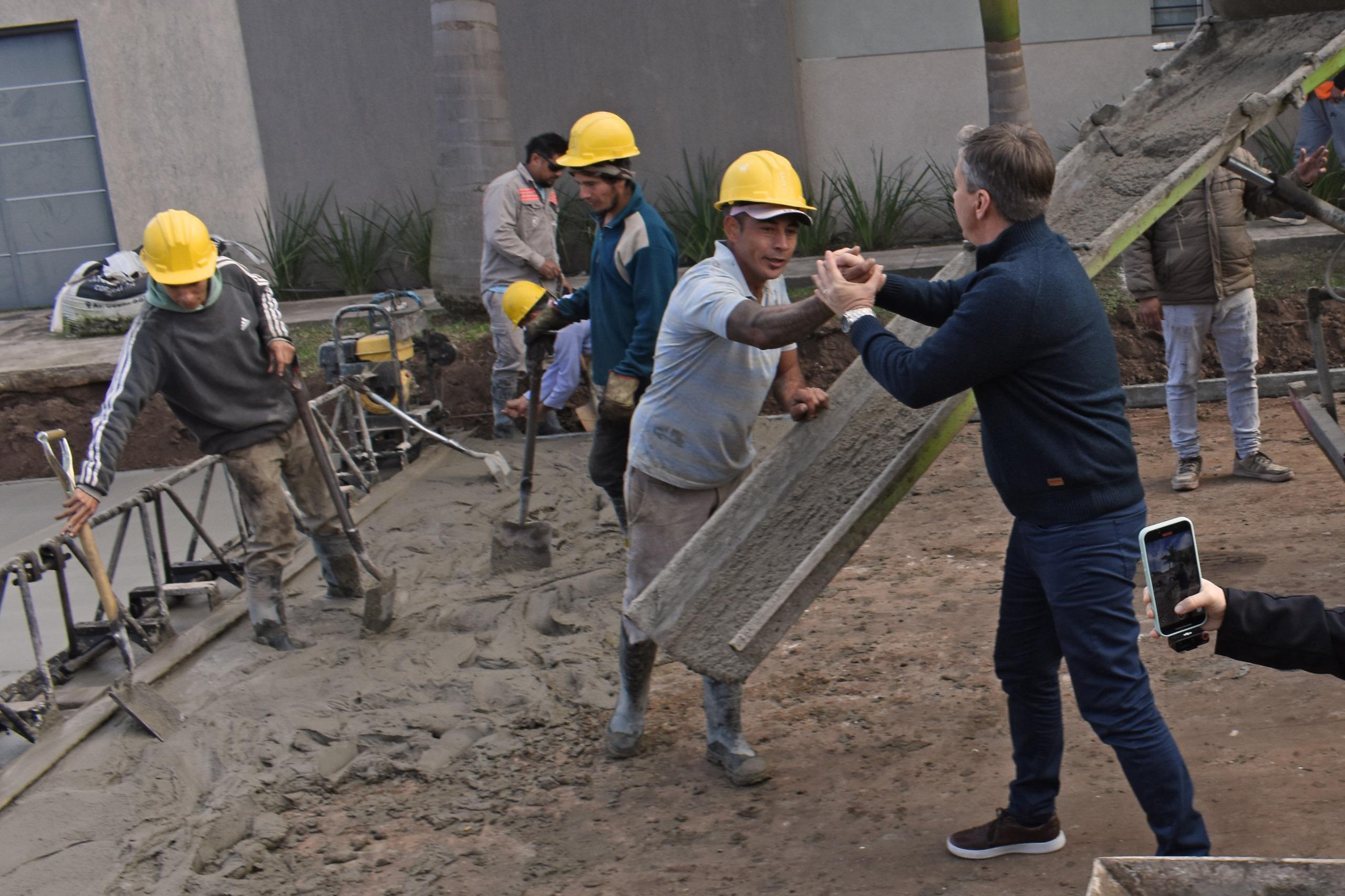 Zdero supervisó obras de pavimentación en Villa Altabe: “Es un esfuerzo conjunto que mejora la calidad de vida” 