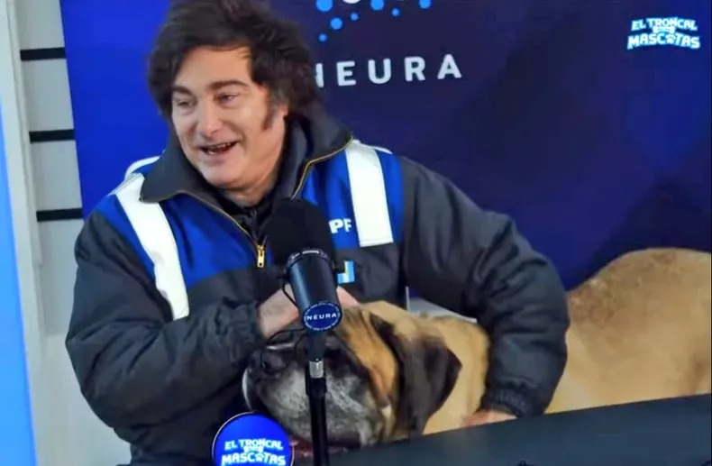 Milei sorprendió al mostrar por primera vez a Conan