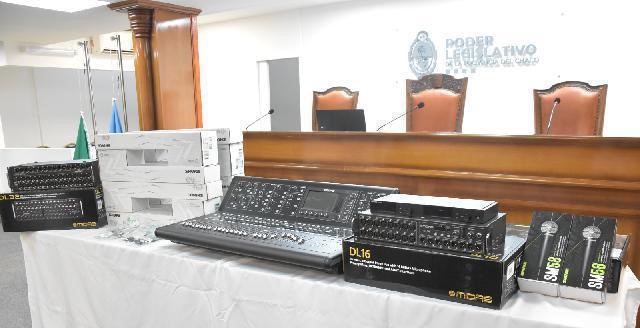   La Legislatura renovó el equipamiento del sistema de sonido del recinto
