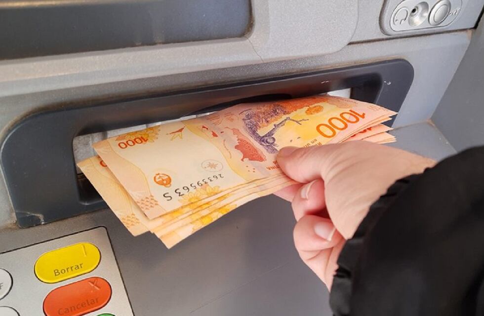 Comenzó el cronograma de pagos para empleados públicos en la provincia