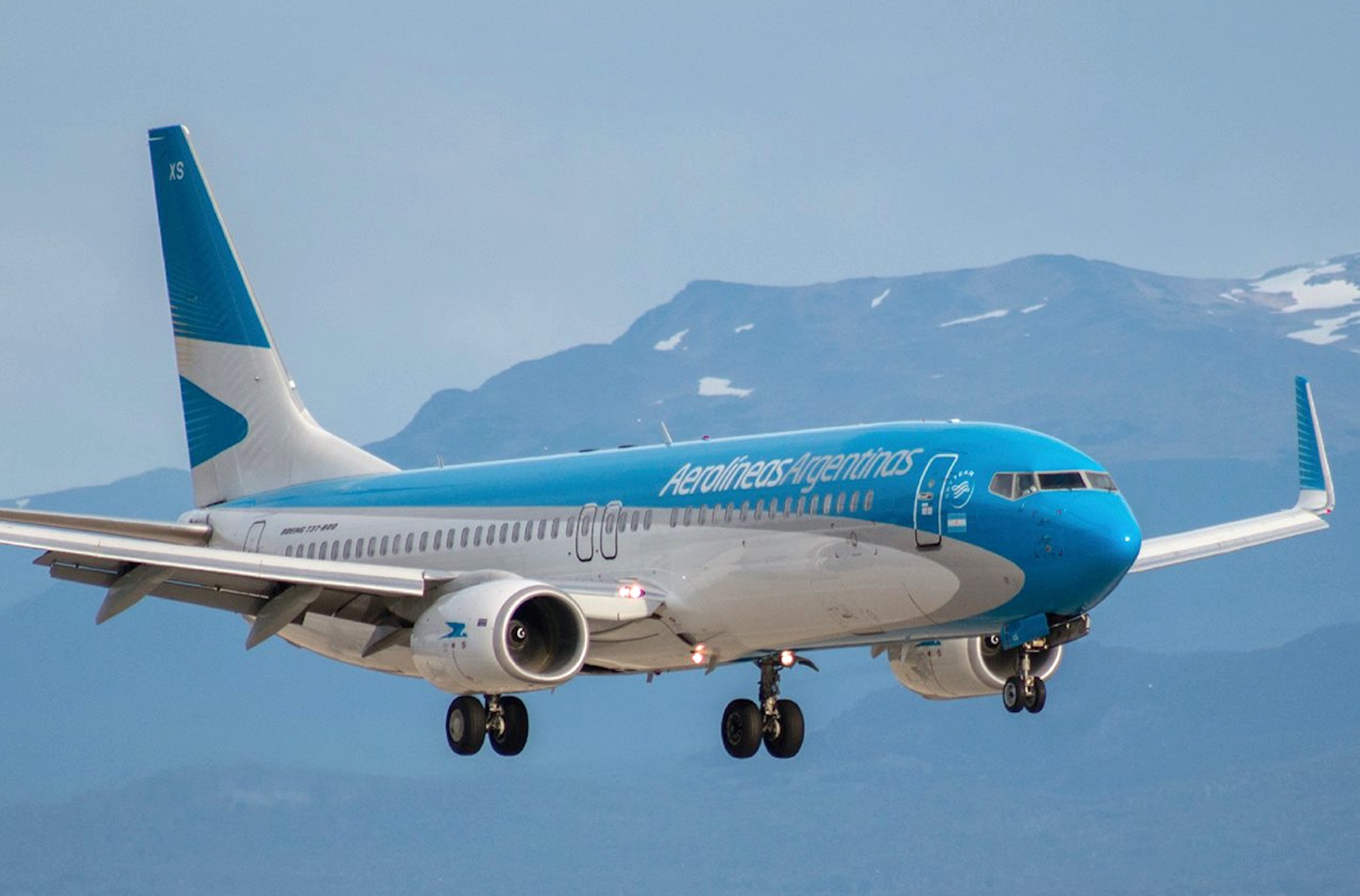 Pilotos de Aerolíneas Argentinas convocan a paro el 10 de junio 