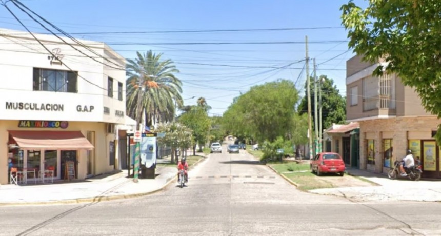 Un policía mató a la novia de su ex y se atrincheró