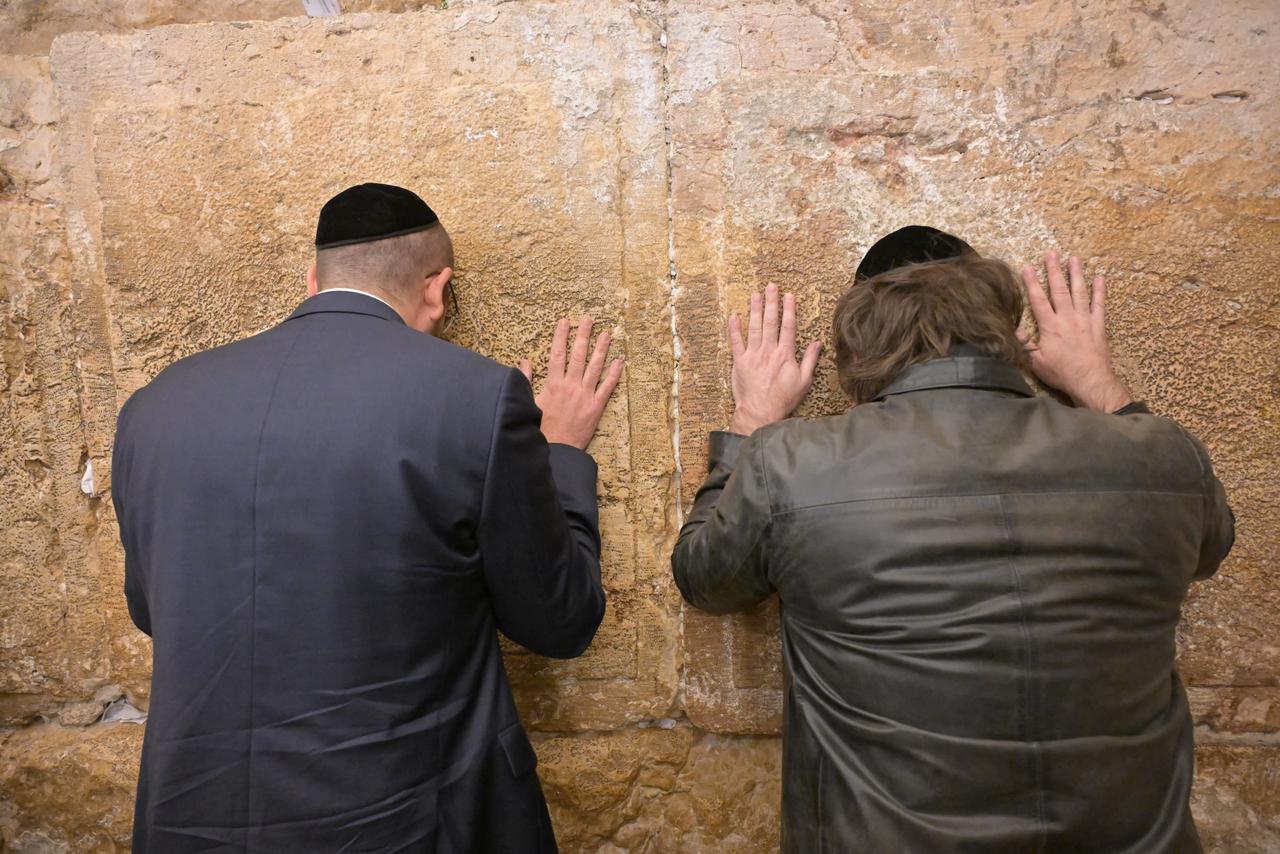  Milei llegó a Israel y fue a visitar el Muro de los Lamentos