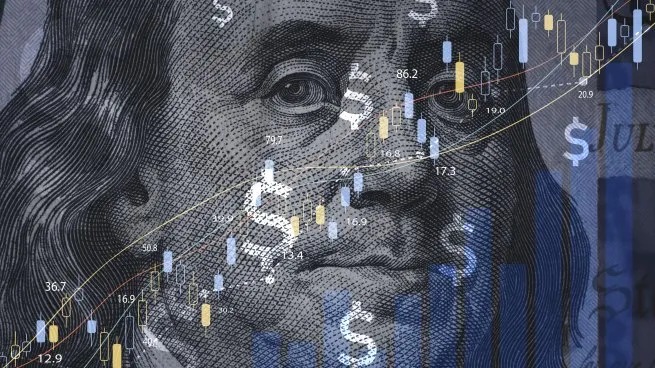 Se despertó el dólar blue con la mayor suba en dos meses