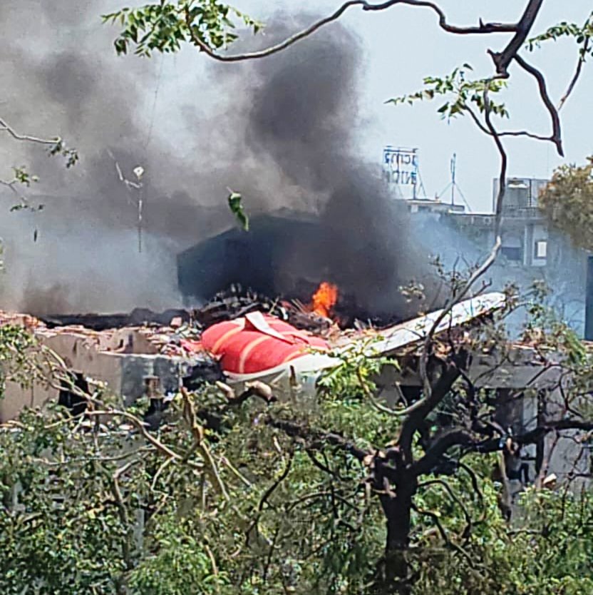 Tragedia en la India: avión con 242 personas a bordo se estrelló en Ahmedabad