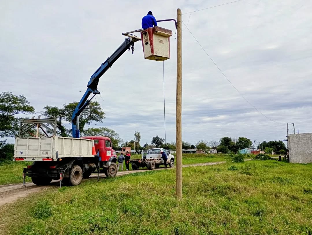 Fontana: avanzan con el recambio de luminarias LED en varios barrios de la localidad 