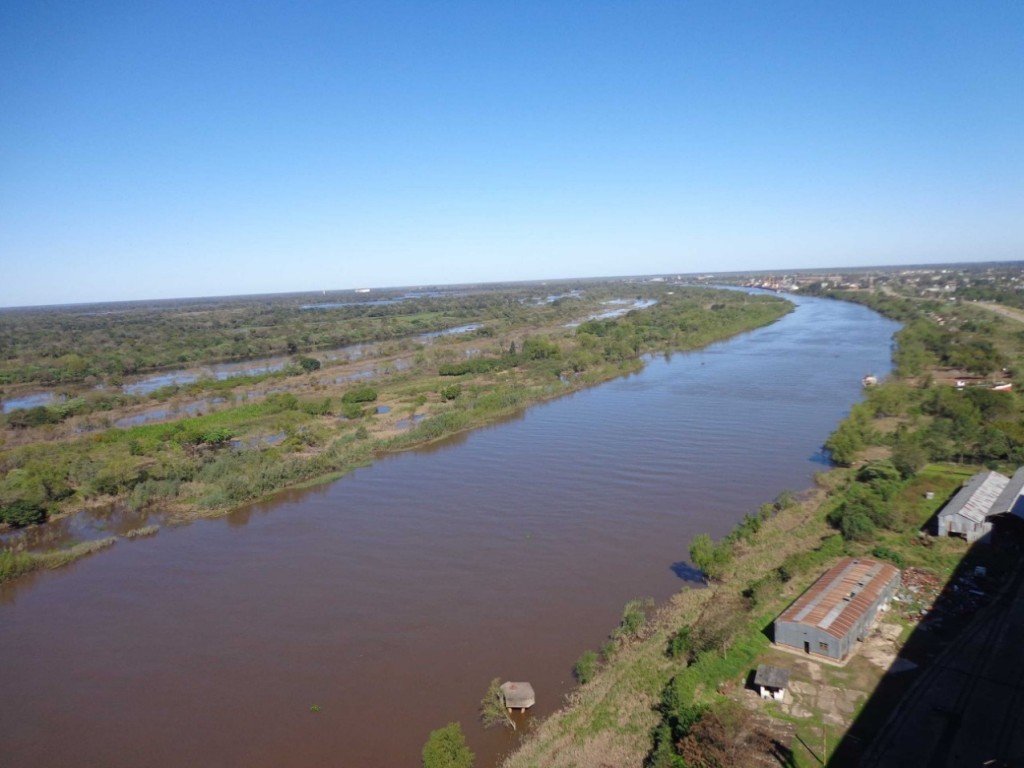 La altura de los ríos Paraná y Paraguay continúa bajando