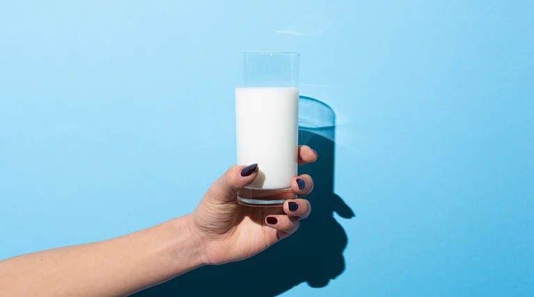 Cómo será la leche del futuro, según la ciencia