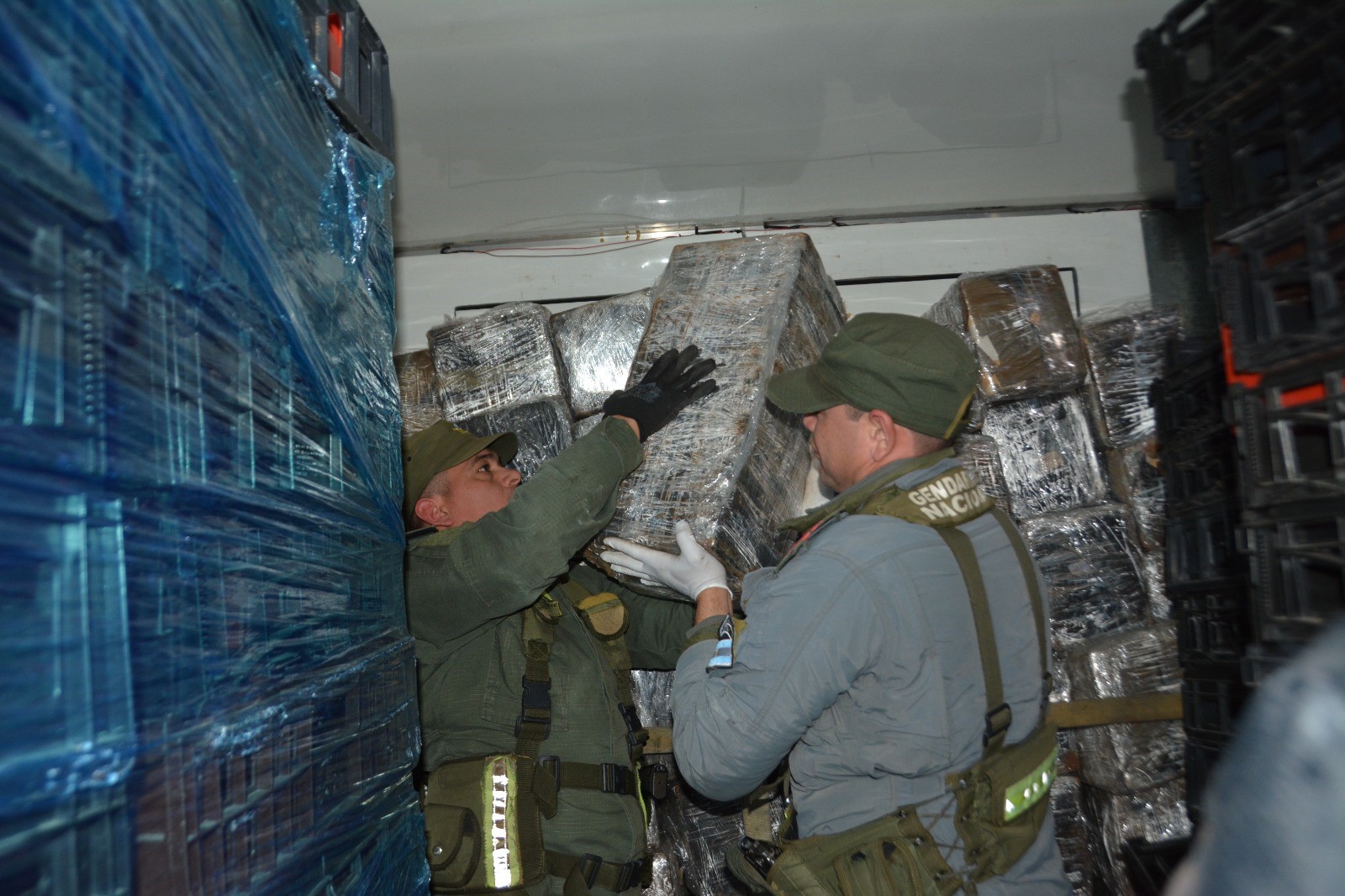 Secuestran más de dos toneladas de droga en un camión que llevaba panes de hamburguesa