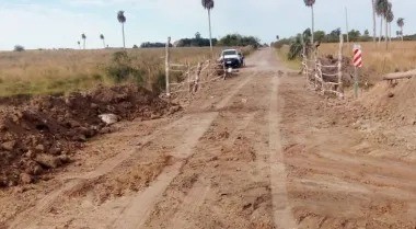 Hallan un cadáver abandonado en un camino rural del interior de Corrientes
