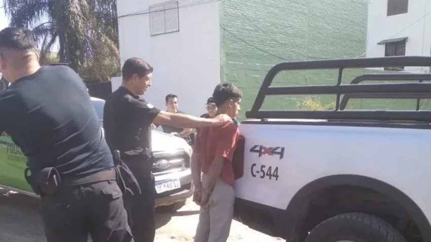 Corrientes: vecino atrapó a un delincuente y lo azotó a 