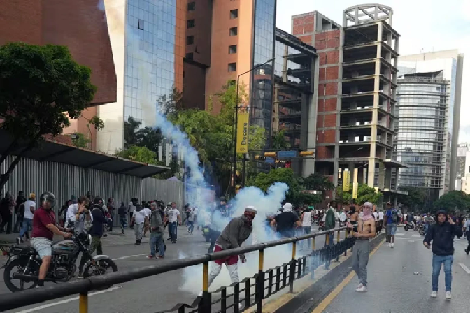 Crisis en Venezuela: dos muertos, 46 detenidos  en las protestas contra Maduro