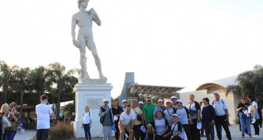 Makallé: un grupo de adultos mayores visitaron el pasado fin de semana la bienal 2024