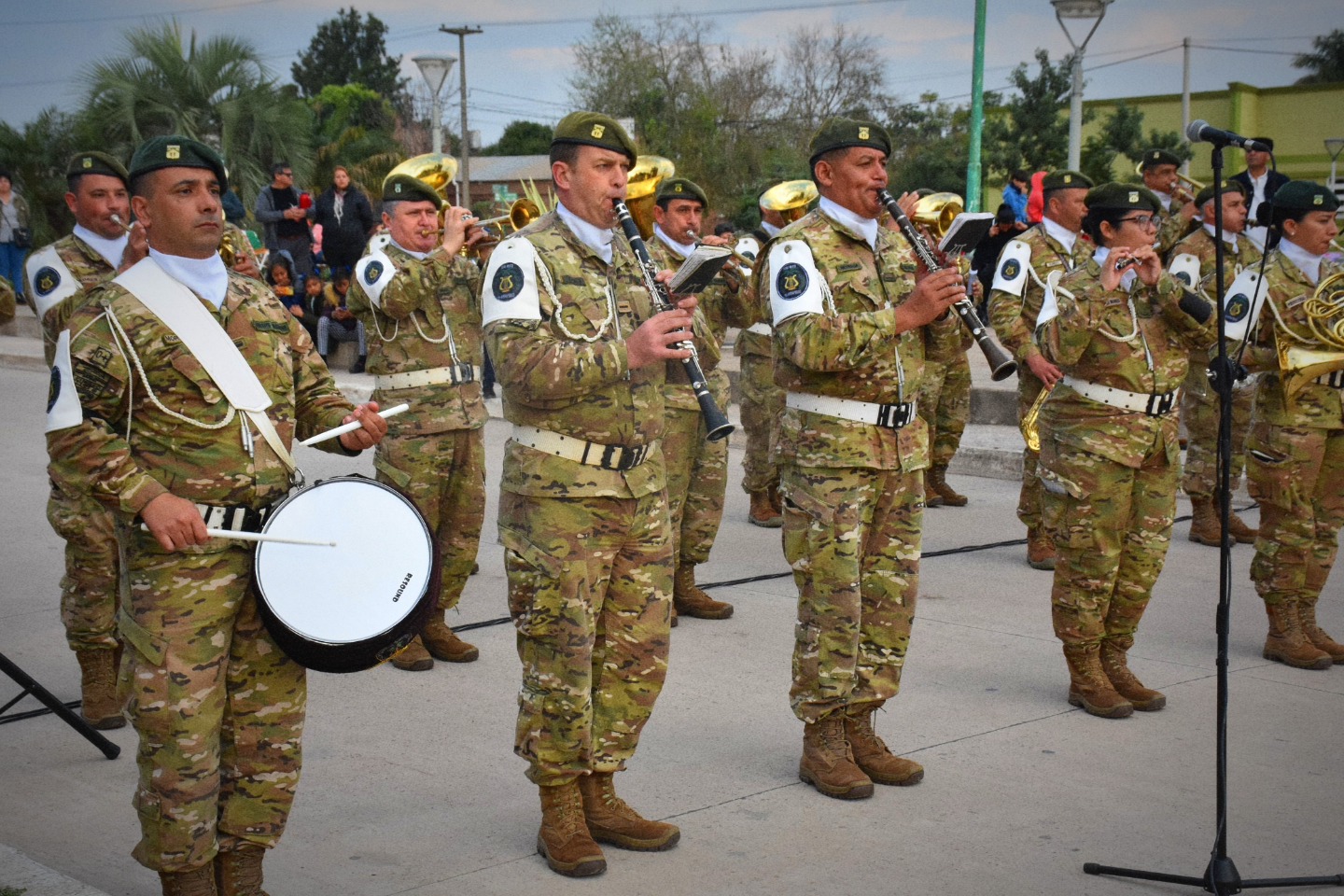 El municipio de La Leonesa destacó acompañamiento de la banda musical del Ejército Argentino en el aniversario de la localidad