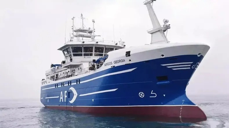 Al menos seis muertos y siete desaparecidos al hundirse un pesquero cerca de las Islas Malvinas