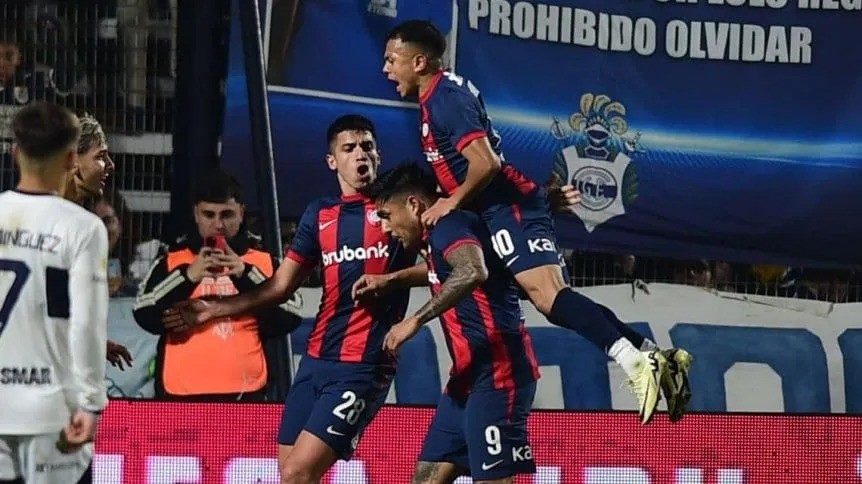 San Lorenzo derrotó al Lobo platense y ganó por primera vez en el torneo
