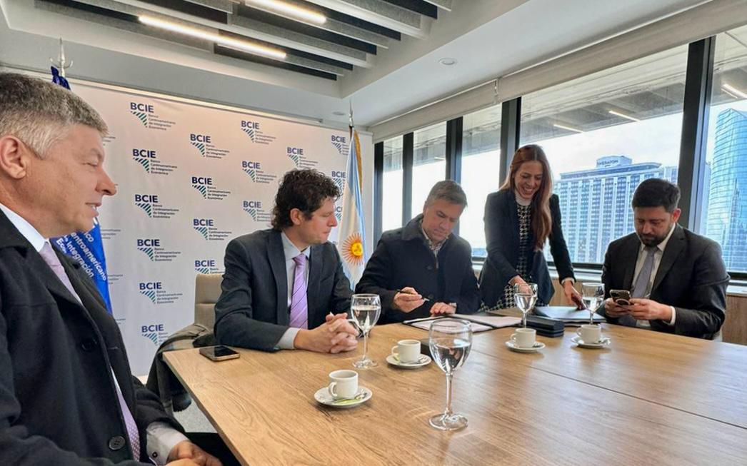El gobernador Zdero firmó acuerdo con el BCIE para fortalecer la seguridad ciudadana