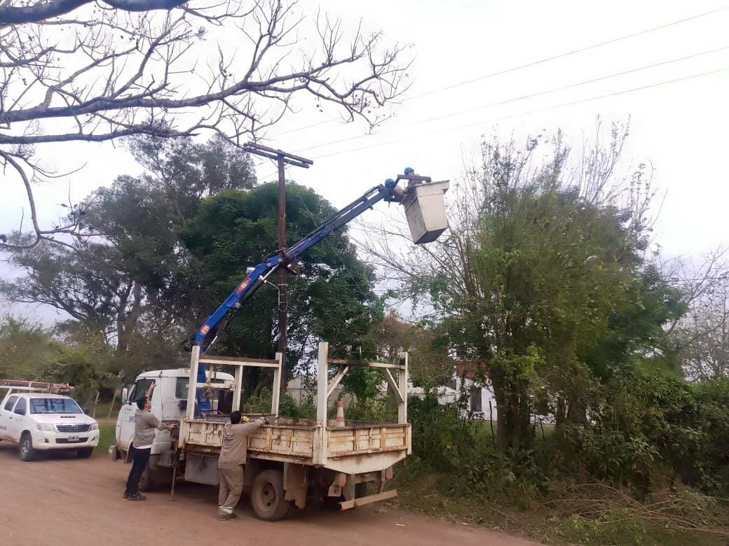 Municipalidad de Fontana: trabajos de mantenimiento del alumbrado público