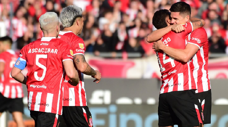  Estudiantes goleó 4-1 a Gimnasia y se quedó con el clásico de La Plata por la Liga Profesional