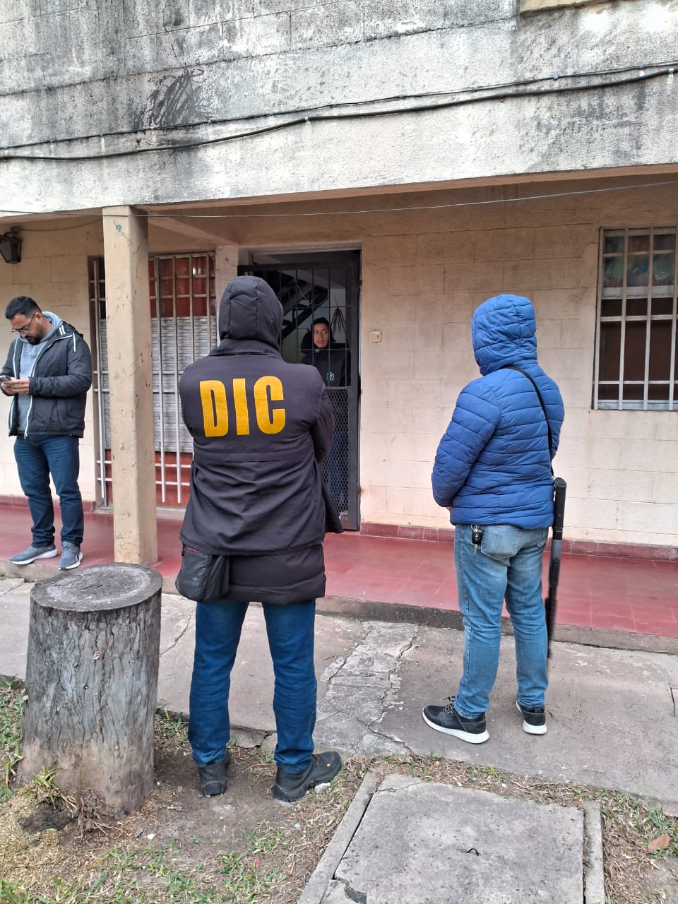 Ataque a balazos a un cabo de Policía: identificaron a uno de los autores y avanzan los allanamientos