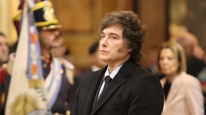 Volvió a caer la confianza en Milei, especialmente entre los más jóvenes