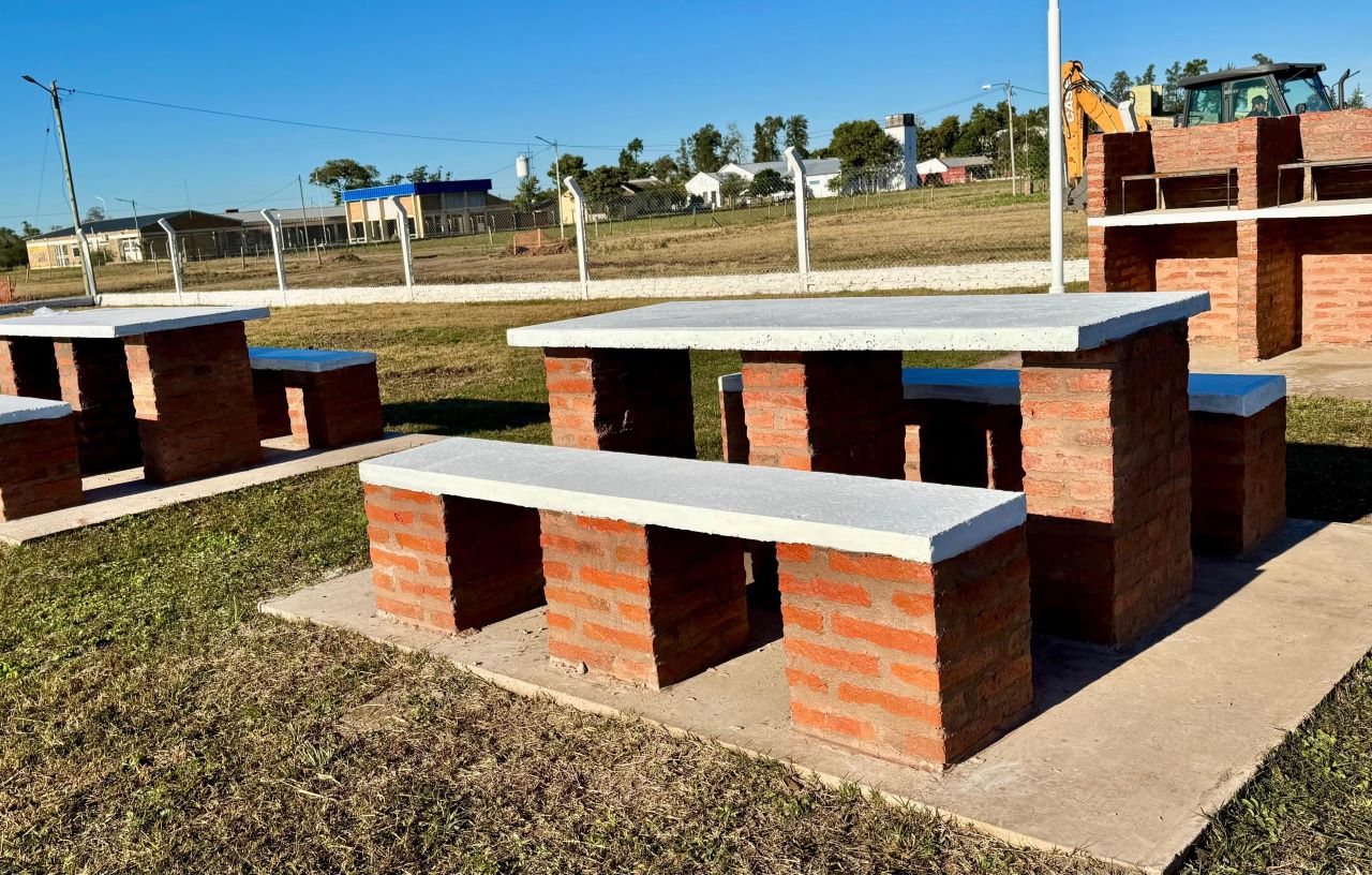   Laguna Blanca: avanza la construcción del complejo deportivo