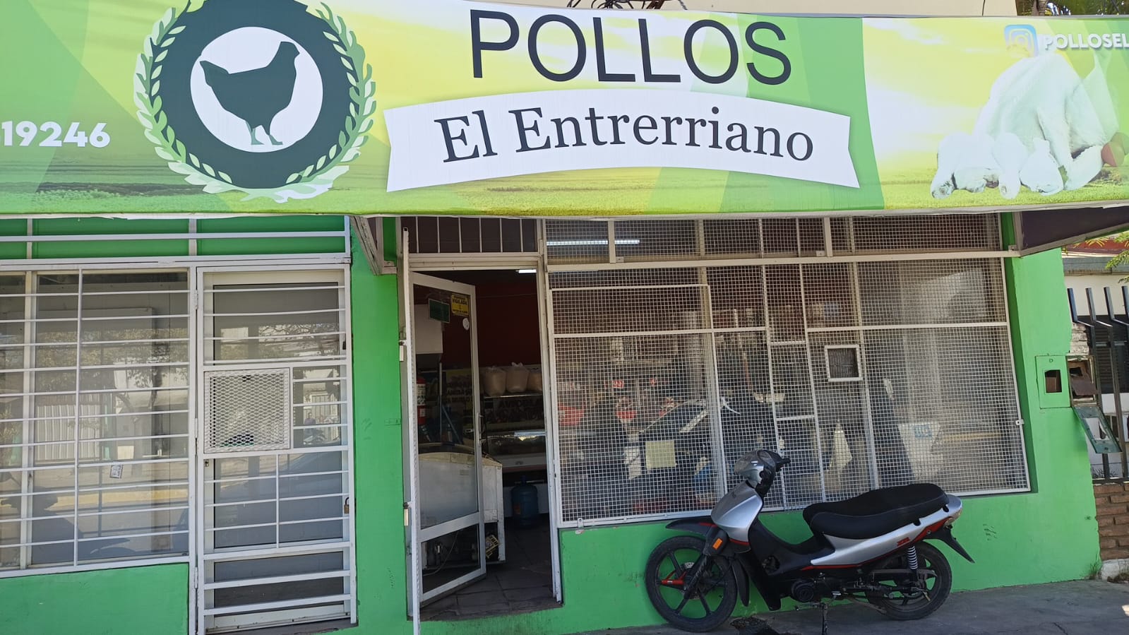Encapuchados encañonan a un mujer y se llevan $ 500.000 de una pollería en Resistencia