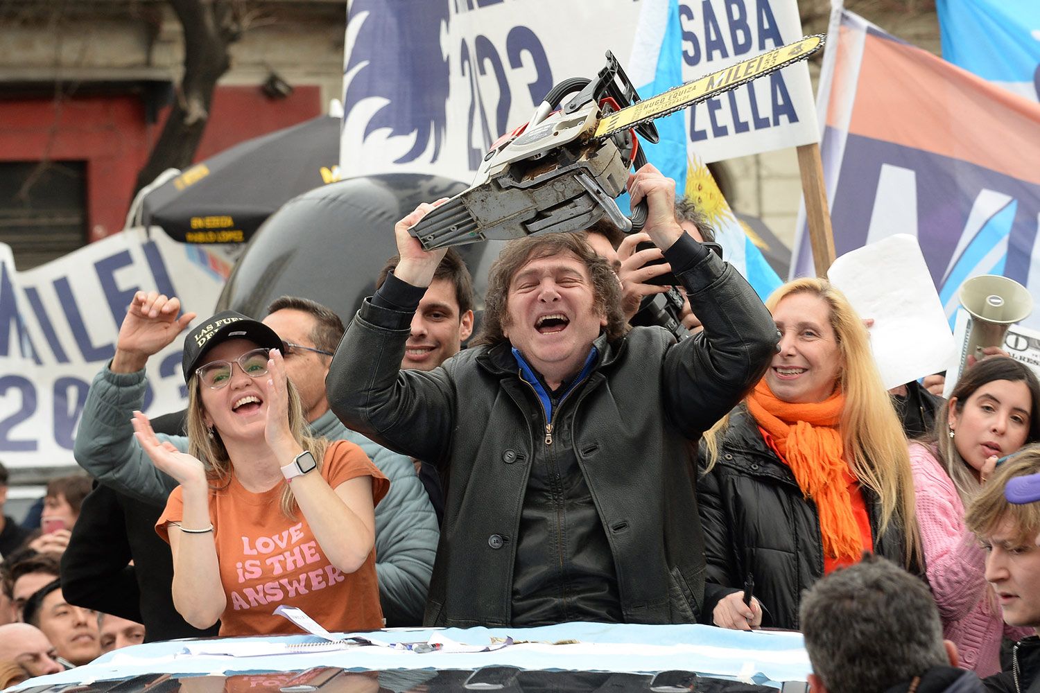 El Gobierno disolvió y transformó 21 organismos estatales para reducir el gasto público