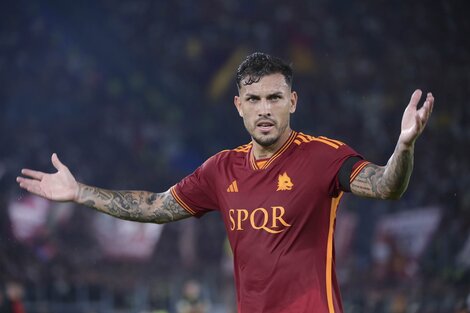 La Roma dejó fuera a Paredes de la presentación oficial y crecen las señales de su salida hacia Boca