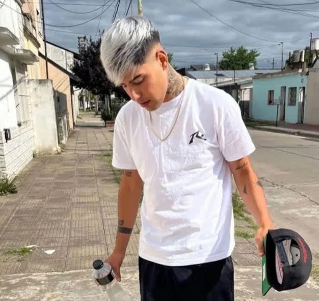 Un joven DJ está en coma después de una salvaje golpiza y acusan al ex de su novia