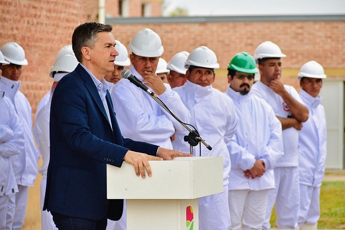 Pampa del Infierno: El gobernador Zdero puso en marcha un frigorífico caprino chaqueño