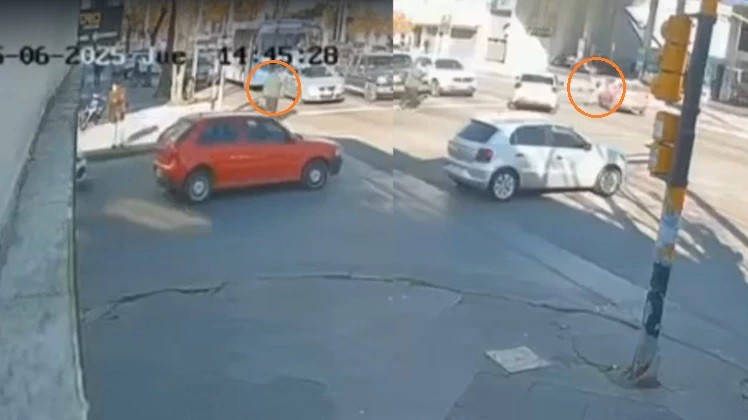Crueldad al volante: una mujer atropelló a un hombre de 82 años y se fugó