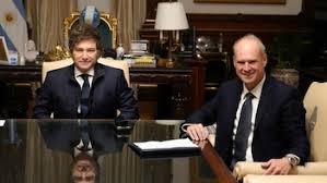 Milei se reunió con el presidente de ADEBA tras las críticas de Caputo a los bancos por la suba del dólar