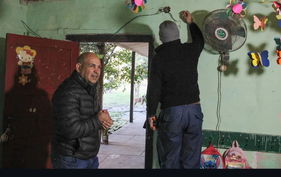 Municipio de Makallé: reparan tendido eléctrico en la Escuela Rural N.º 177